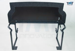 hochgeklapptes Multiflexboard mit Teppichbezug